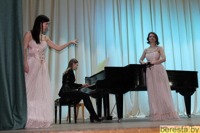 Артисты Гродненской областной филармонии выступили в Берестовицкой детской школе искусств1